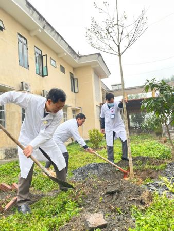 Bệnh viện Phổi Hà Giang phát động phong trào ”tết trồng cây, đời đời nhớ ơn Bác Hồ”