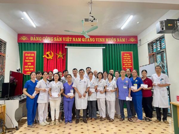 Bệnh viện Phổi Hà Giang hỗ trợ cán bộ, viên chức, người lao động  bị thiệt hại do cơn bão số 10